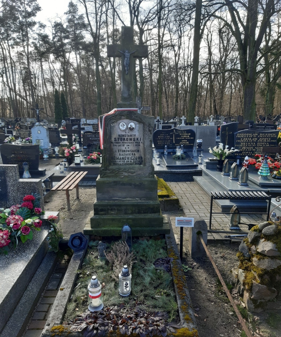 Grób Konstantego Stokowskiego na cmentarzu parafialnym w Opatówku
