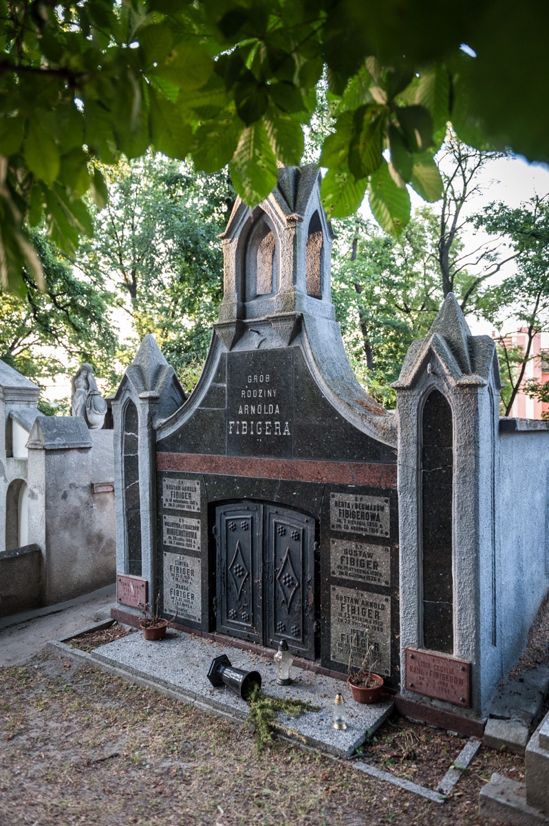 Grób rodziny Fibigerów na cmentarzu ewangelickim w Kaliszu