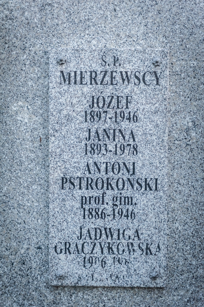 Tablica z grobowca Antoniego Pstrokońskiego na cmentarzu Miejskim w Kaliszu