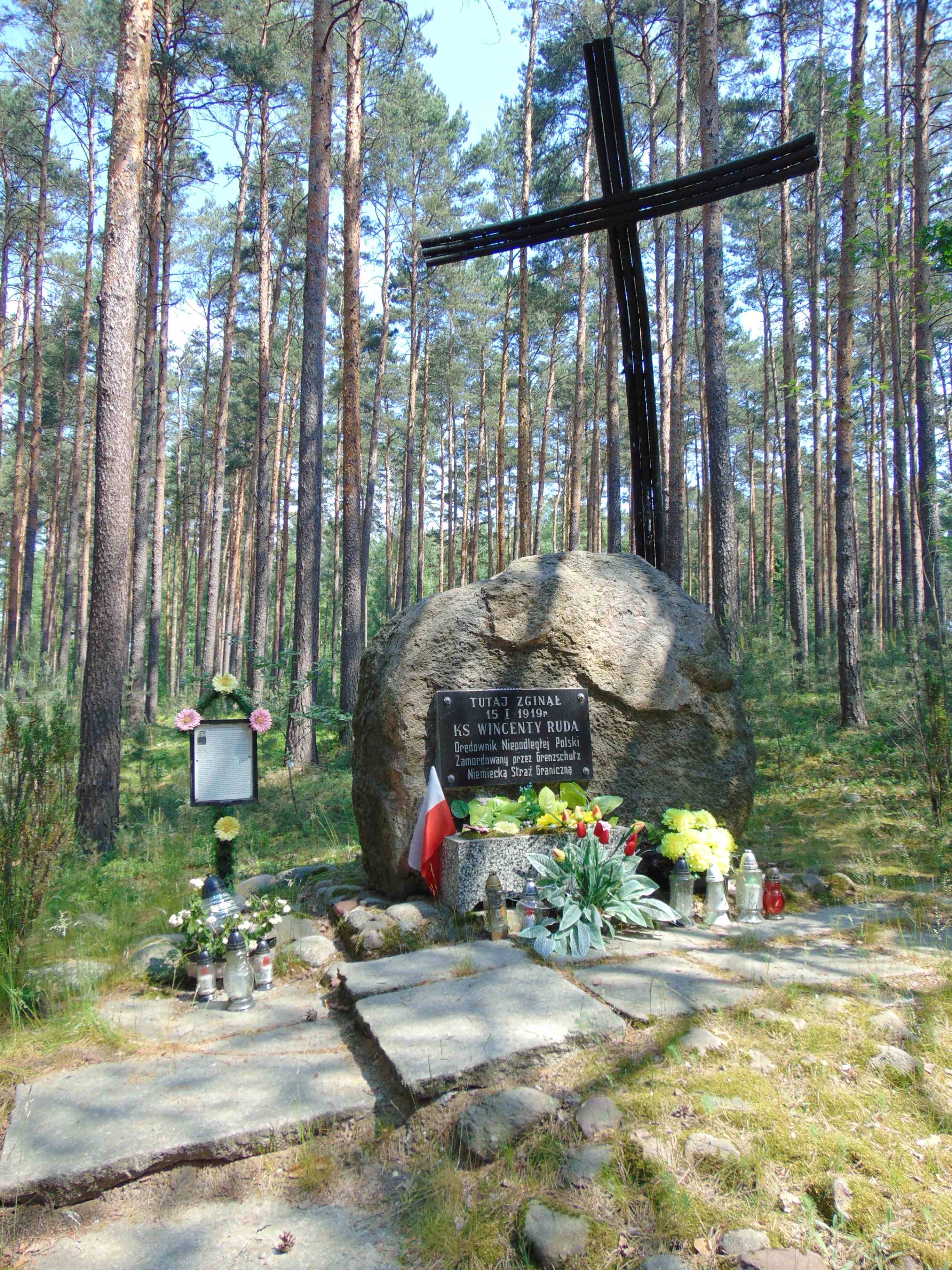 Obelisk w miejscu śmierci ks. Wincentego Rudy