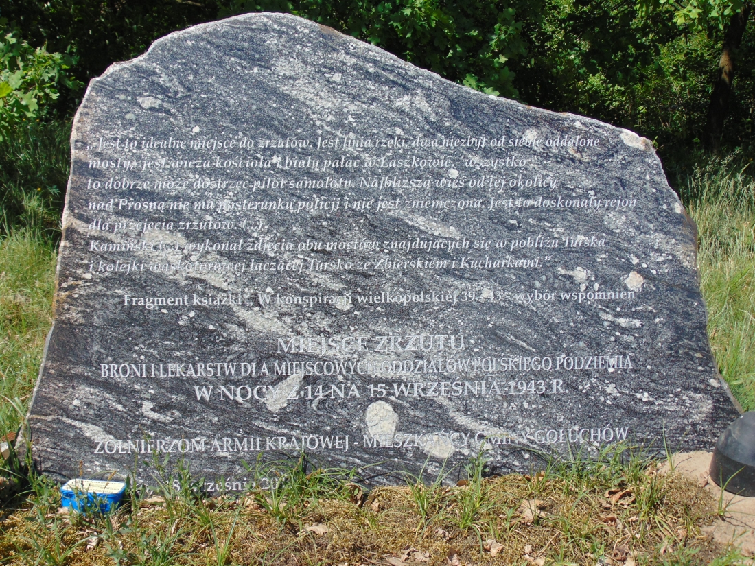 Obelisk upamiętniający rzut zrzut broni i amunicji z angielskiego „Liberatora”, dla żołnierzy AK z obwodu jarocińskiego