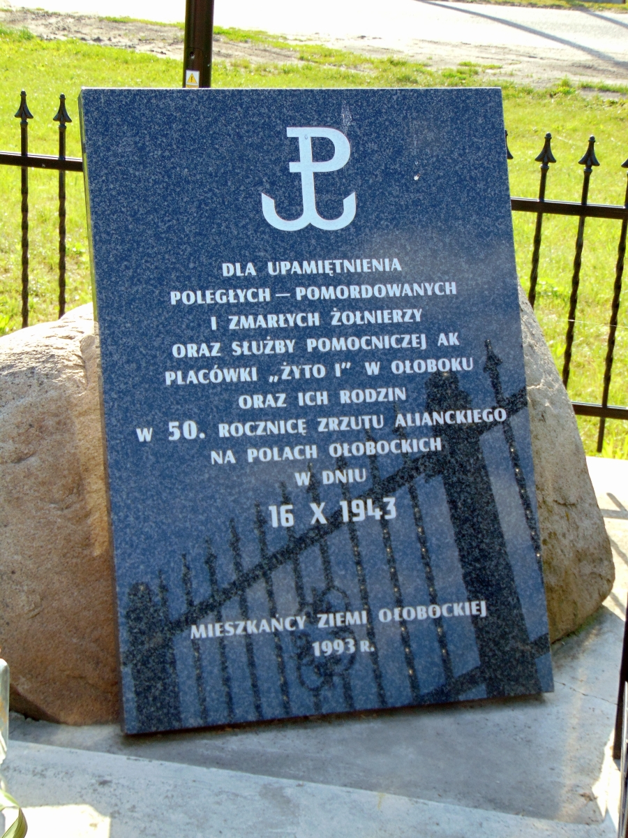 Obelisk upamiętniajacy akcję żołnierzy AK z placówki Żyto w Ołoboku