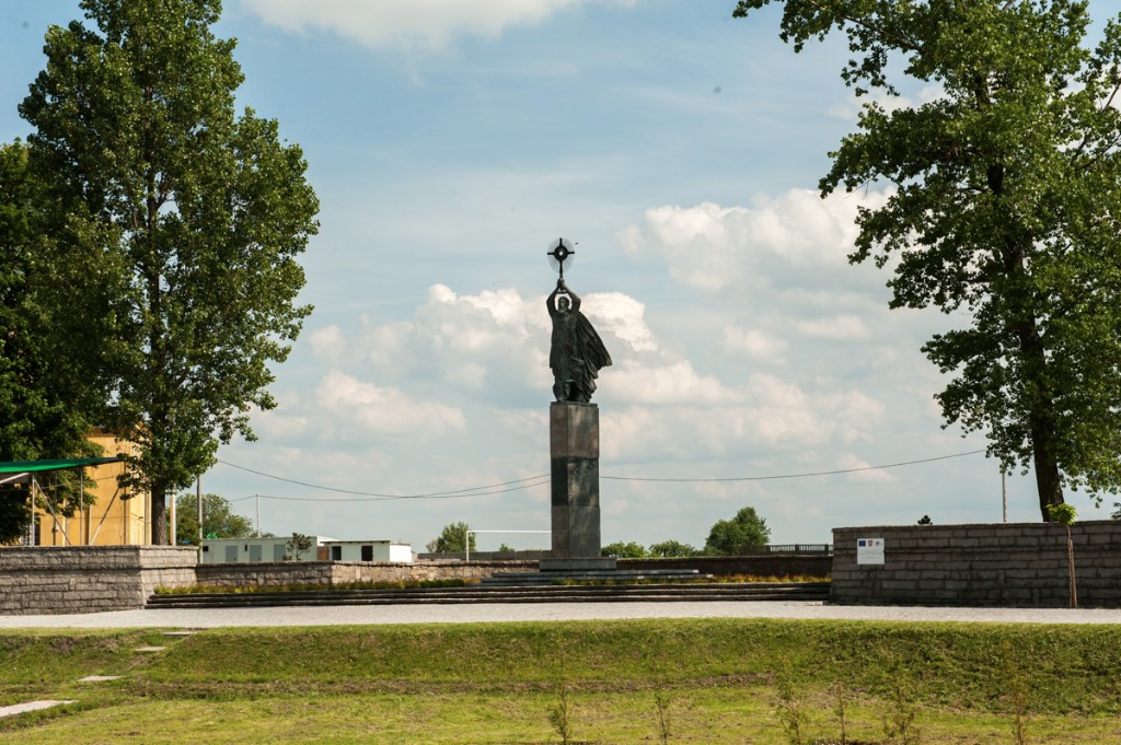 Pomnik o. Augustyna Kordeckiego w Szczytnikach