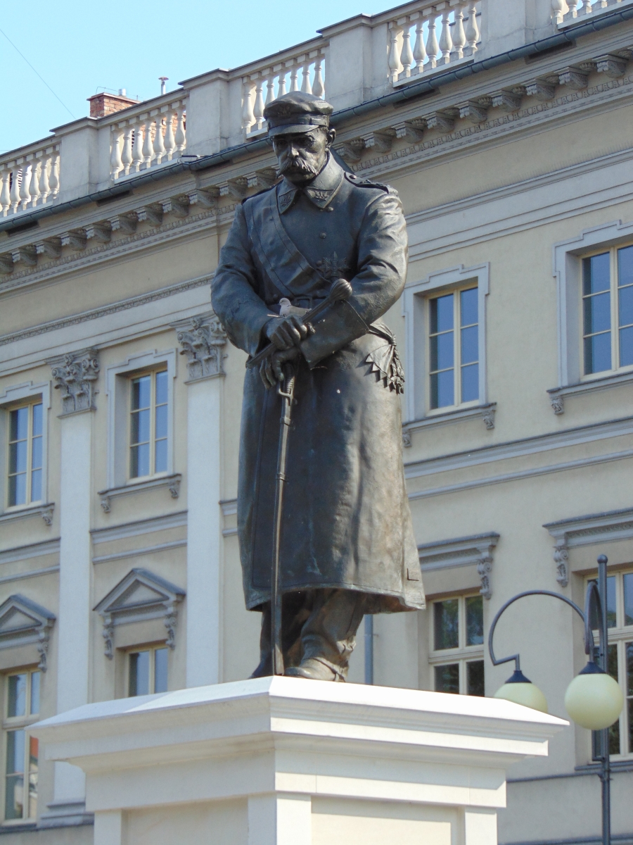 Pomnik marszałka Józefa Piłsudskiego w Kaliszu