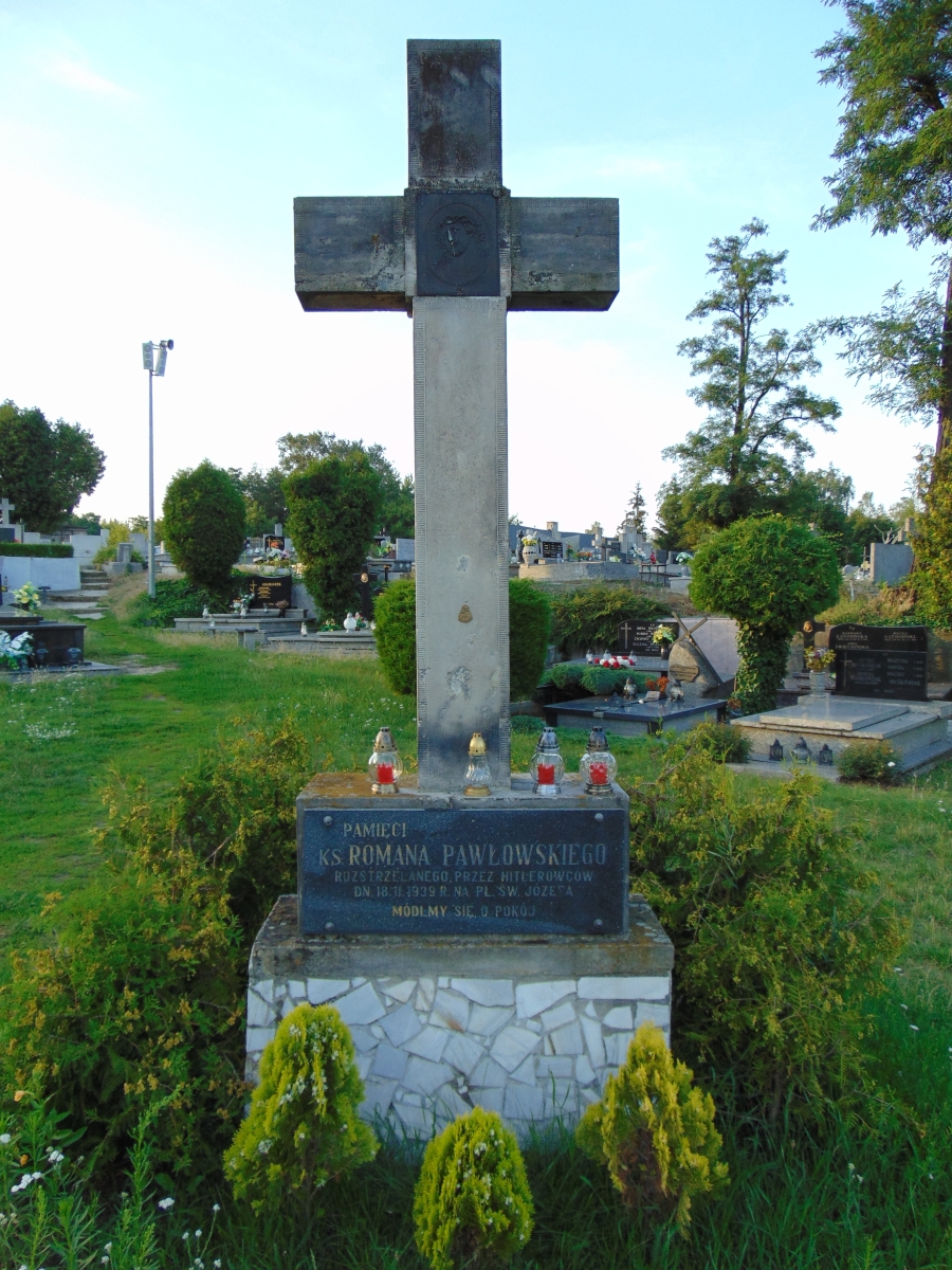 Grób Romana Pawłowskiego na cmentarzu Tynieckim w Kaliszu