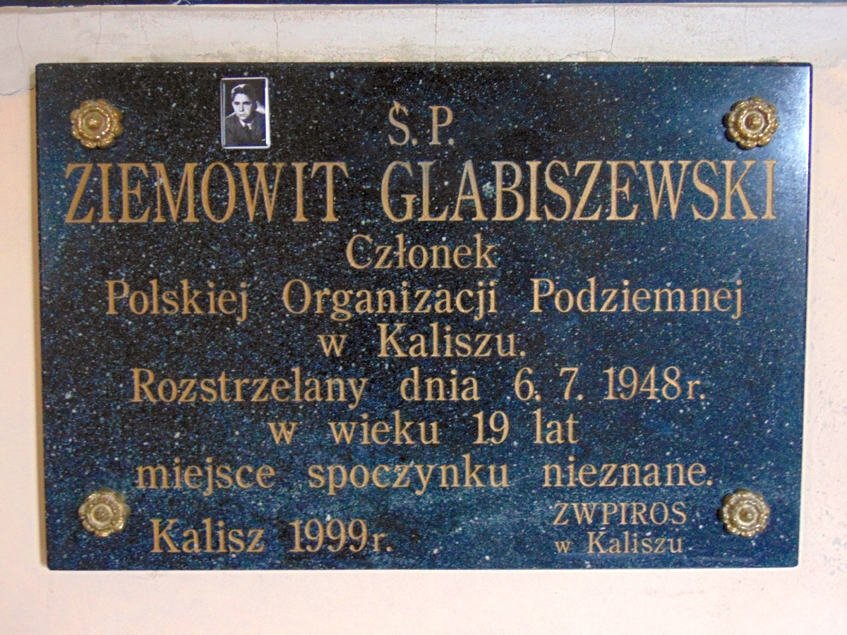 Tablica poświecona Ziemowitowi Glabiszewskiemu w kościele pobernardyńskim w Kaliszu