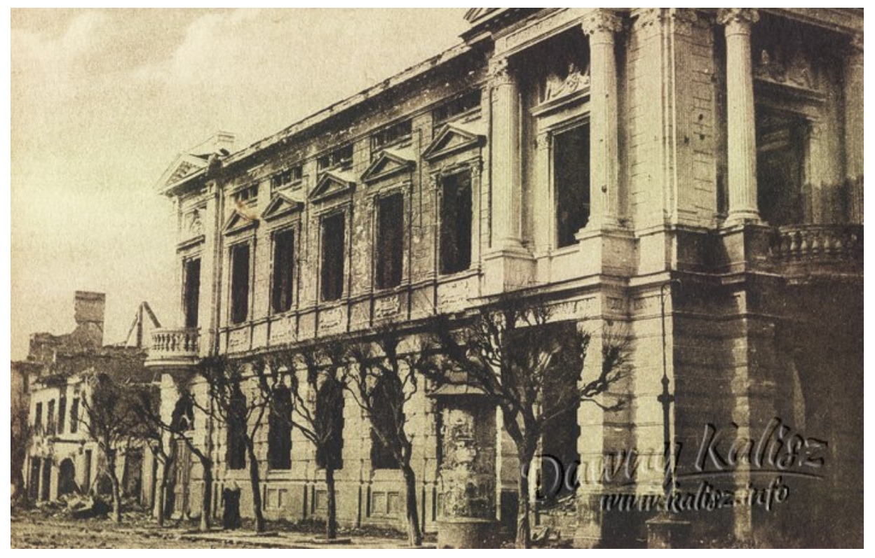 Spalony ratusz w sierpniu 1914 roku