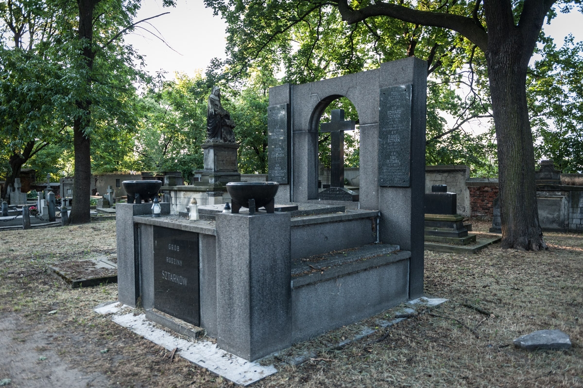 Grobowiec rodziny Starków na cmentarzu ewangelickim w Kaliszu
