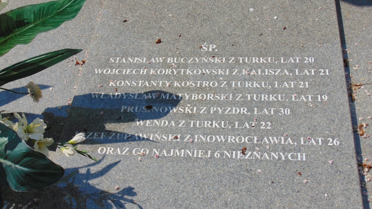 Nowa mogiła powstańcza na cmentarzu w Złotnikach