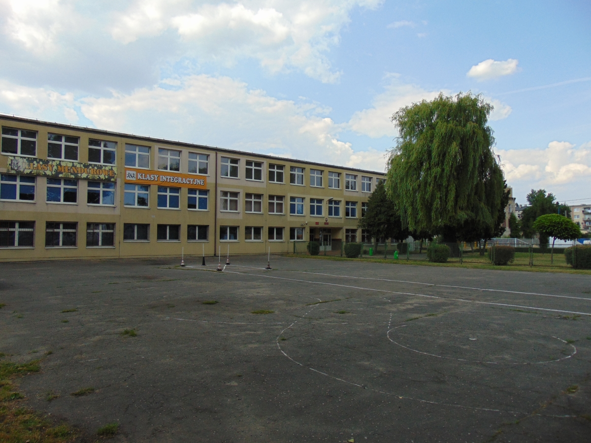 Zabudownaia byłego Zespołu Szkół Włókienniczych