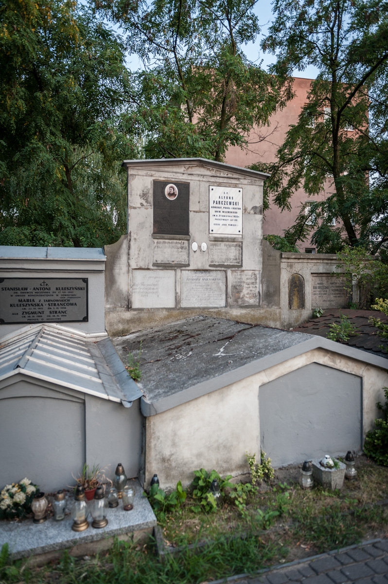 Grobowiec rodziny Parczewskich na cmentarzu Miejskim w Kaliszu 