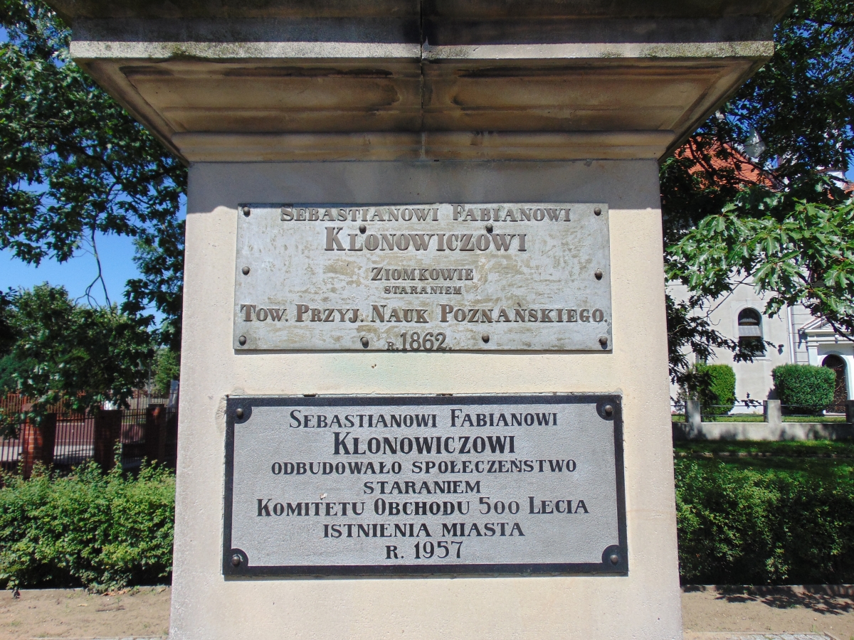 Pomnik Sebastiana Klonowica w Sulmierzycach (stan obecny)