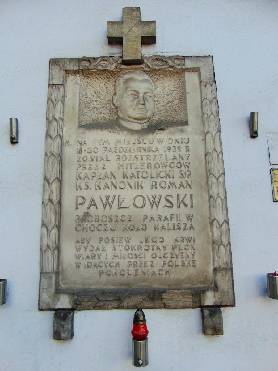 Tablica pamieci ks. Romana Pawłowskiego w miejscu egzekucji