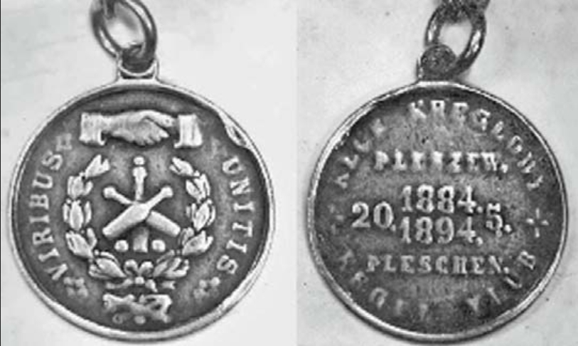 Awers i rewers okolicznościowego medalu, wydanego z okazji 10-lecia „Klubu Kręglowego – Pleszew”