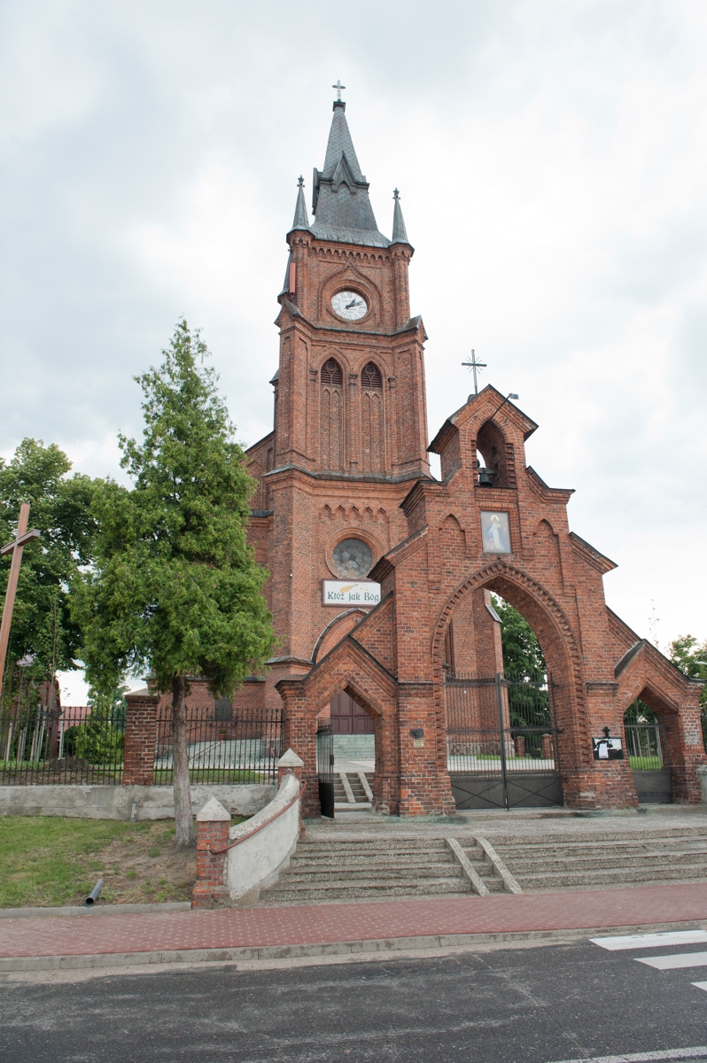 Kościół pw. św. Michała Archanioła w Dobrzecu