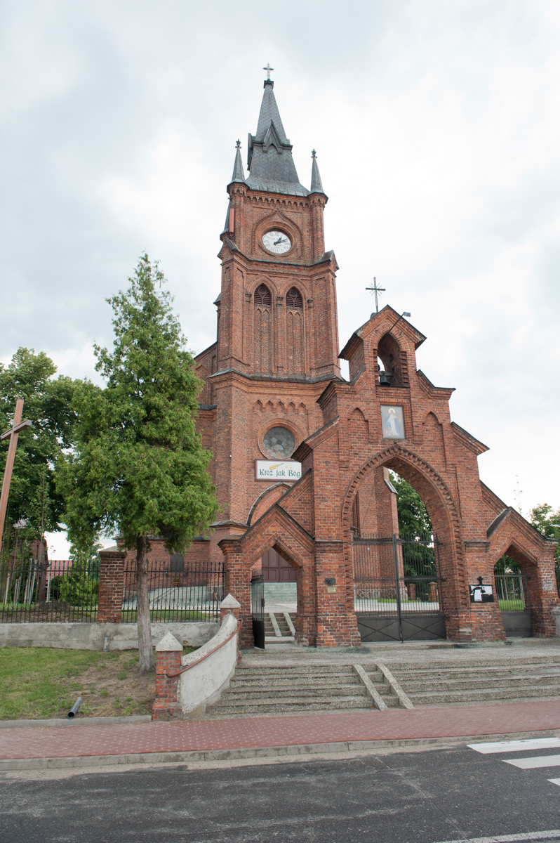 Kościół pw. św. Michała Archanioła w Dobrzecu