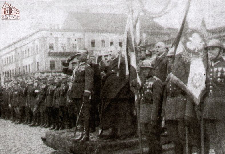 Uroczystość nadania 56. Pułkowi Piechoty nowego sztandaru