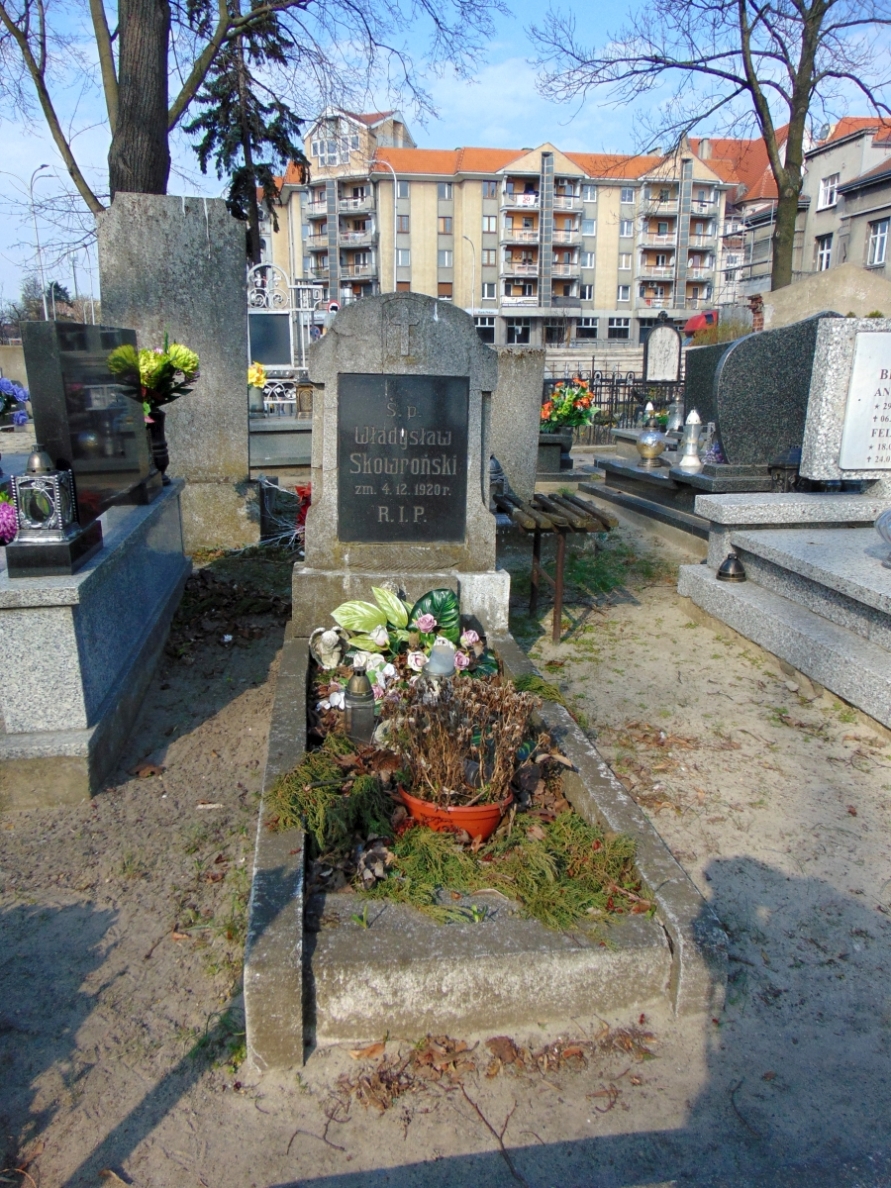 Grób Władysława Skowrońskiego na Starym Cmentarzu w Ostrowie Wielkopolskim