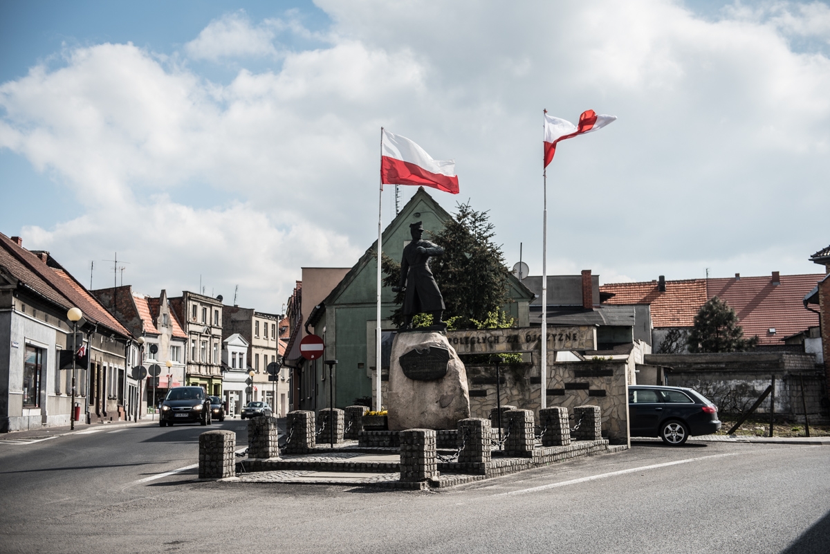 Zrekonstruowany Pomnik Wolności w Koźminie