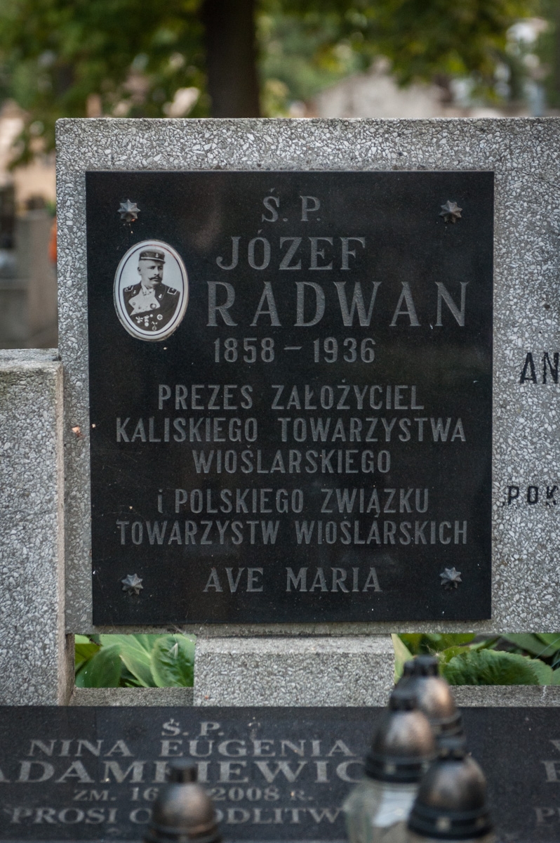 Grób Józefa Radwana na cmentarzu Miejskim w Kaliszu