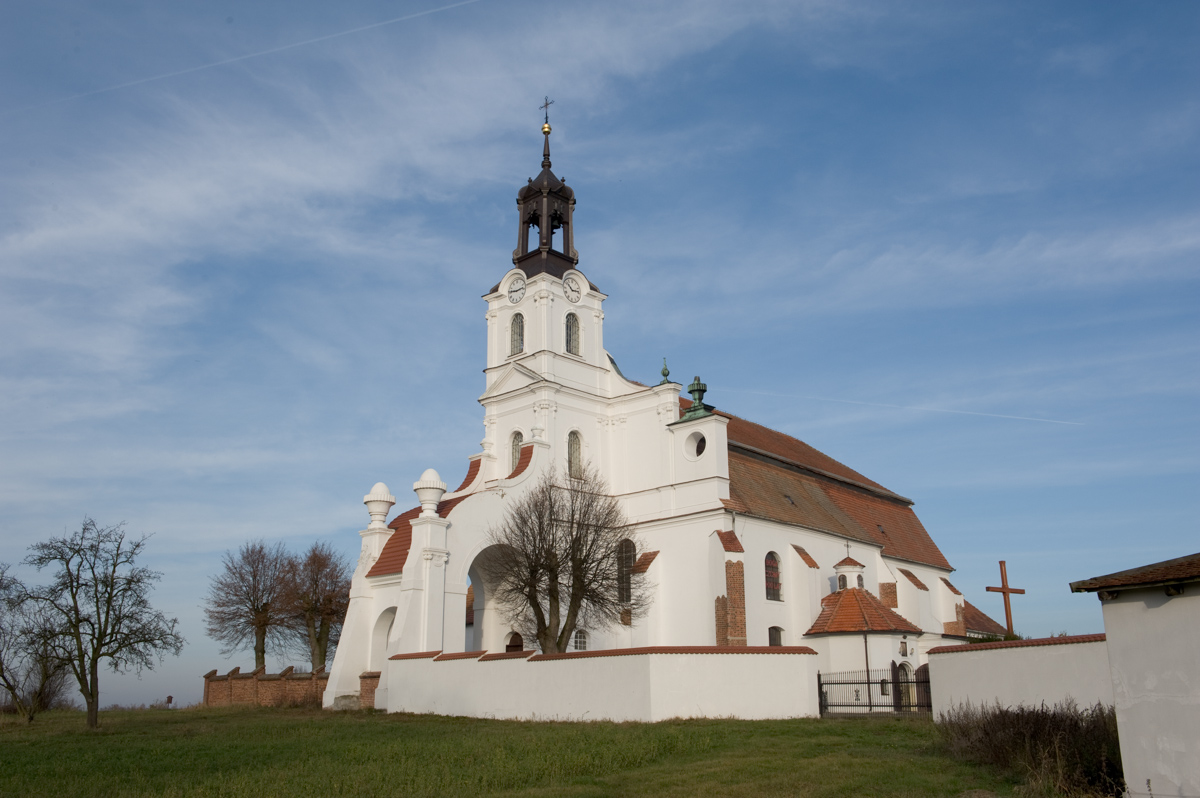 Kościół pw. św. Jana Ewangelisty w Ołoboku w zespole klasztornym cysterek